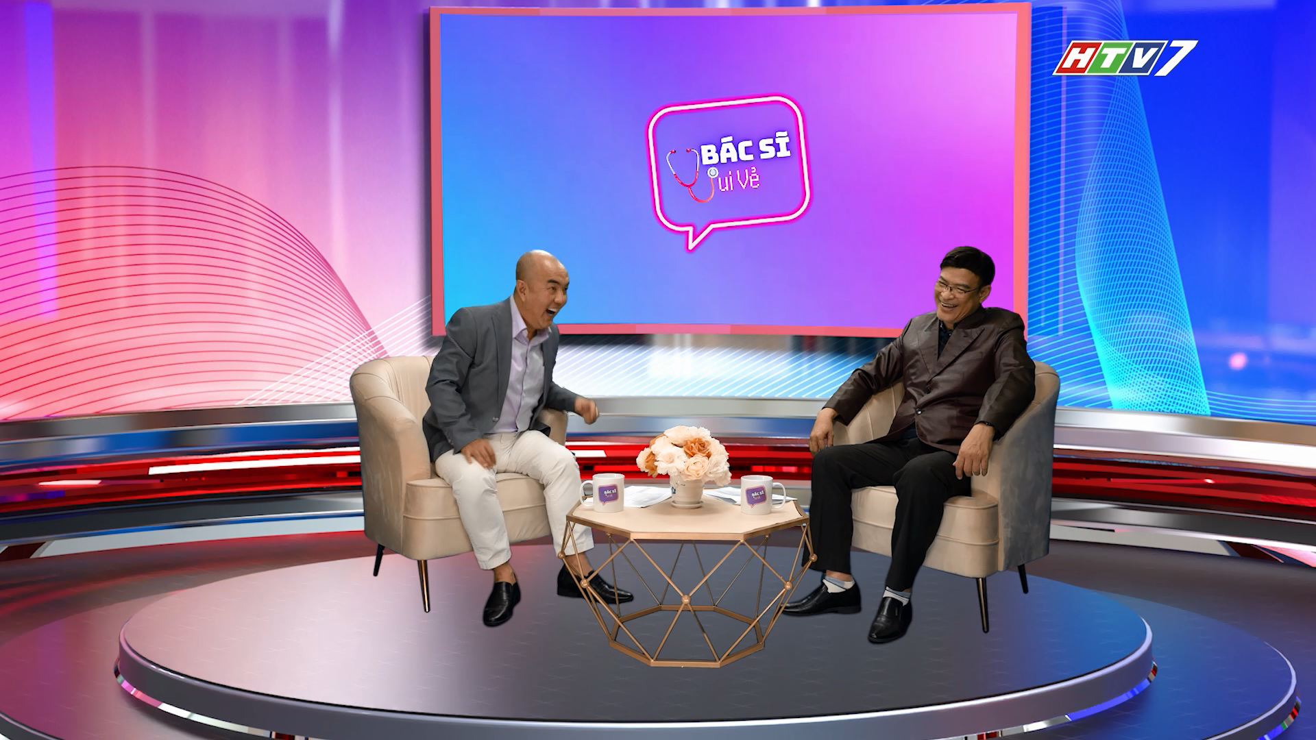 Bác sĩ vui vẻ nói về hội chứng ái kỷ